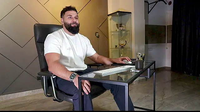 Snapshot of mattmasterss chatting on 02/18/25, 10:03 mattmasterss online show from 02/18/25, 10:03