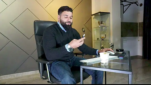 Snapshot of mattmasterss chatting on 02/21/25, 09:22 mattmasterss online show from 02/21/25, 09:22