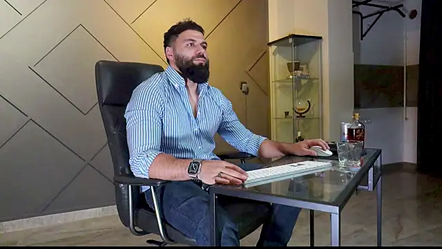 Snapshot of mattmasterss chatting on 02/22/25, 11:35 mattmasterss online show from 02/22/25, 11:35