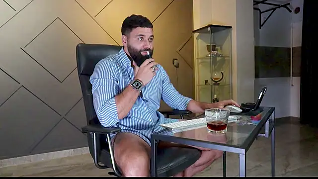 Snapshot of mattmasterss chatting on 02/23/25, 02:40 mattmasterss online show from 02/23/25, 02:40