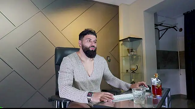 Snapshot of mattmasterss chatting on 02/23/25, 10:42 mattmasterss online show from 02/23/25, 10:42