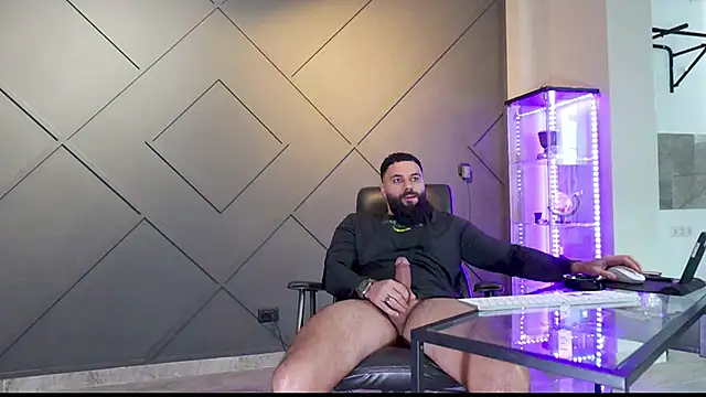 Snapshot of mattmasterss chatting on 02/27/25, 09:43 mattmasterss online show from 02/27/25, 09:43