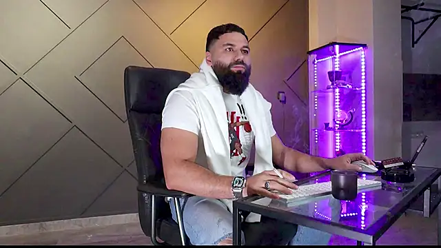 Snapshot of mattmasterss chatting on 03/01/25, 04:58 mattmasterss online show from 03/01/25, 04:58