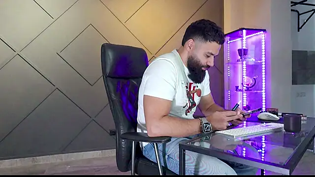 Snapshot of mattmasterss chatting on 03/01/25, 08:23 mattmasterss online show from 03/01/25, 08:23