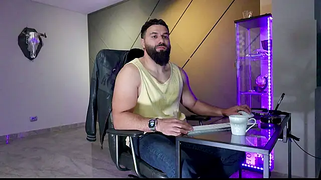 Snapshot of mattmasterss chatting on 03/10/25, 04:03 mattmasterss online show from 03/10/25, 04:03