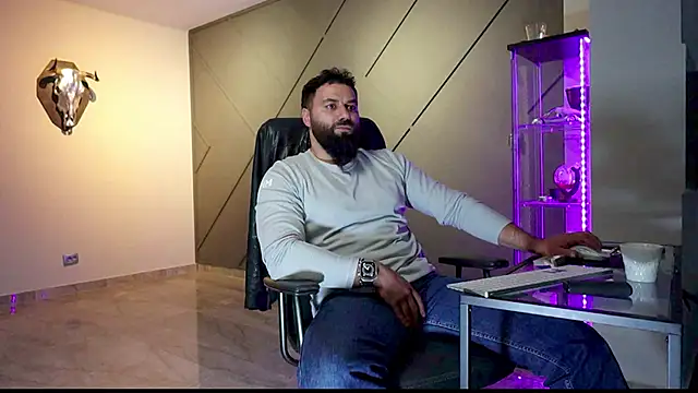 Snapshot of mattmasterss chatting on 03/13/25, 03:39 mattmasterss online show from 03/13/25, 03:39