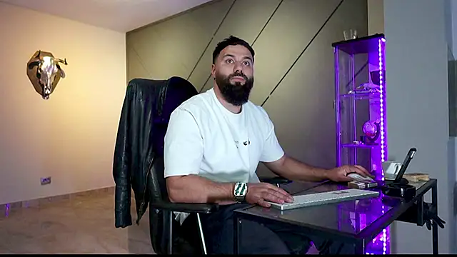 Snapshot of mattmasterss chatting on 03/21/25, 04:51 mattmasterss online show from 03/21/25, 04:51