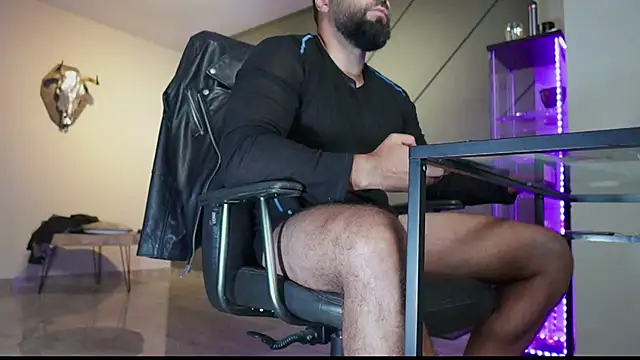 Snapshot of mattmasterss chatting on 09/09/25, 12:43 mattmasterss online show from 09/09/25, 12:43