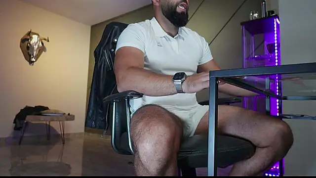 Snapshot of mattmasterss chatting on 09/09/25, 09:25 mattmasterss online show from 09/09/25, 09:25