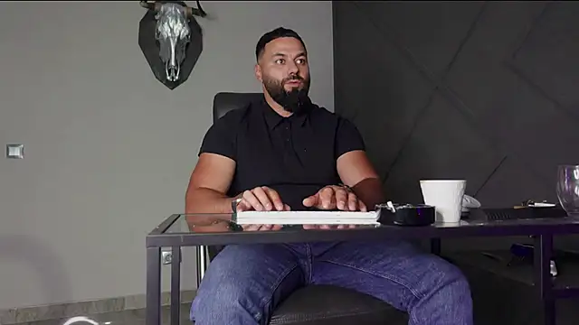 Snapshot of mattmasterss chatting on 09/26/25, 10:14 mattmasterss online show from 09/26/25, 10:14