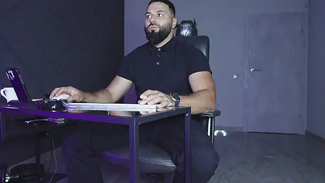 Snapshot of mattmasterss chatting on 09/30/25, 08:25 mattmasterss online show from 09/30/25, 08:25