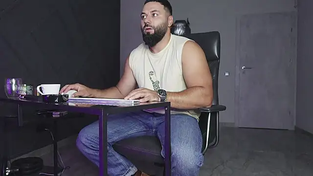 Snapshot of mattmasterss chatting on 10/01/25, 07:09 mattmasterss online show from 10/01/25, 07:09