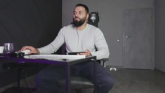 Snapshot of mattmasterss chatting on 10/09/25, 12:52 mattmasterss online show from 10/09/25, 12:52