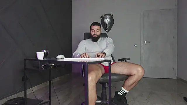 Snapshot of mattmasterss chatting on 10/28/25, 08:33 mattmasterss online show from 10/28/25, 08:33