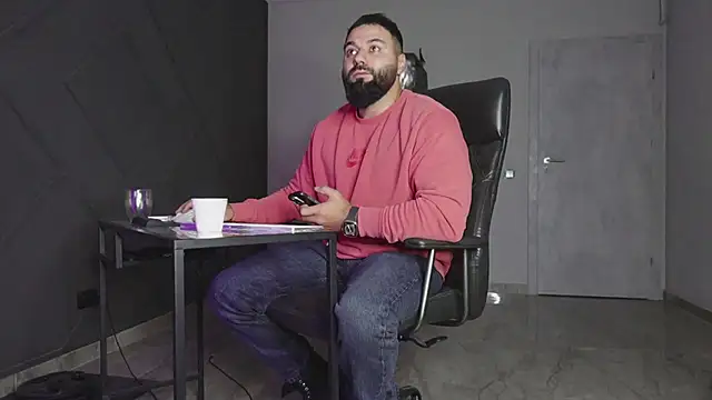 Snapshot of mattmasterss chatting on 10/30/25, 09:26 mattmasterss online show from 10/30/25, 09:26