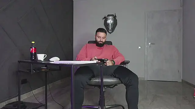 Snapshot of mattmasterss chatting on 10/31/25, 08:32 mattmasterss online show from 10/31/25, 08:32