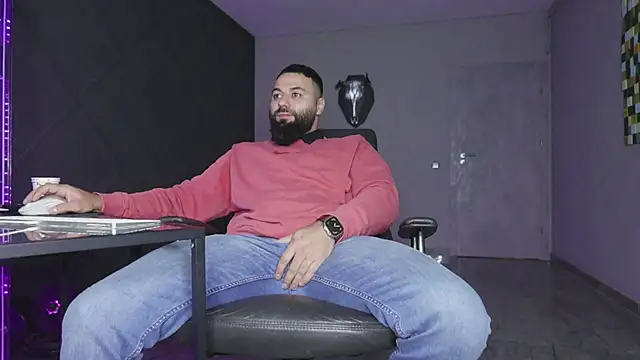 Snapshot of mattmasterss chatting on 11/24/25, 05:51 mattmasterss online show from 11/24/25, 05:51