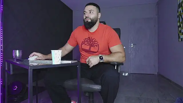 Snapshot of mattmasterss chatting on 11/26/25, 03:40 mattmasterss online show from 11/26/25, 03:40