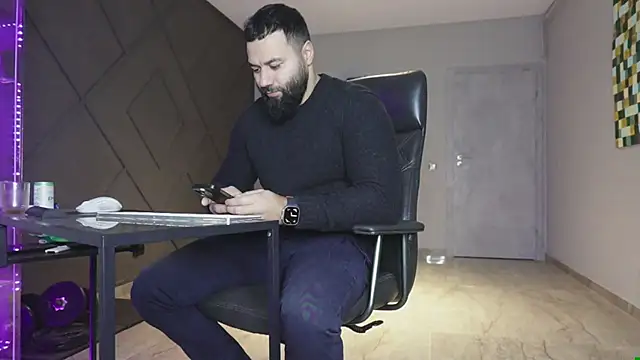 Snapshot of mattmasterss chatting on 12/20/25, 03:46 mattmasterss online show from 12/20/25, 03:46