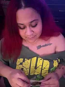 Snapshot of Juicyjordie chatting on 12/17/25, 05:57 Juicyjordie online show from 12/17/25, 05:57