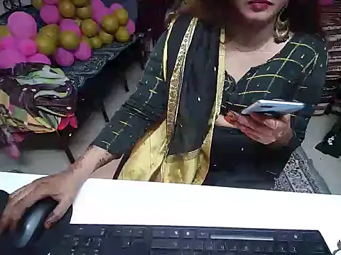 Snapshot of Arushisingh8888 chatting on 12/17/24, 12:00 Arushisingh8888 online show from 12/17/24, 12:00