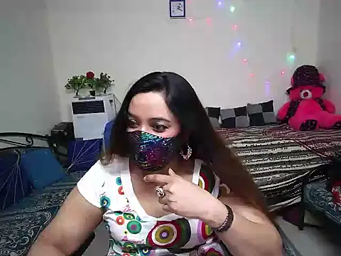 Snapshot of Arushisingh8888 chatting on 02/15/25, 08:44 Arushisingh8888 online show from 02/15/25, 08:44