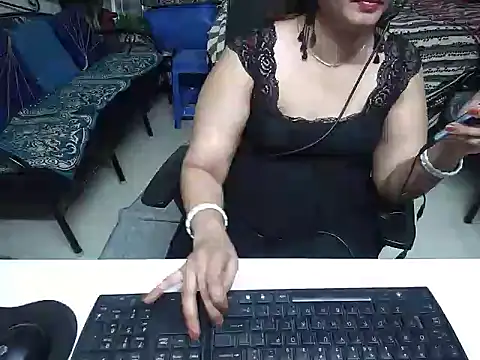 Snapshot of Arushisingh8888 chatting on 03/08/25, 08:11 Arushisingh8888 online show from 03/08/25, 08:11