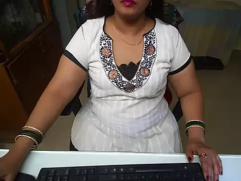Snapshot of Arushisingh8888 chatting on 09/15/25, 12:16 Arushisingh8888 online show from 09/15/25, 12:16