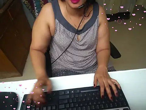 Snapshot of Arushisingh8888 chatting on 09/19/25, 12:17 Arushisingh8888 online show from 09/19/25, 12:17
