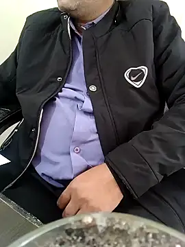 Snapshot of Hot-man39 chatting on 12/08/24, 10:52 Hot-man39 online show from 12/08/24, 10:52