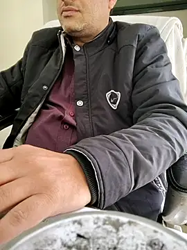 Snapshot of Hot-man39 chatting on 12/30/24, 07:04 Hot-man39 online show from 12/30/24, 07:04