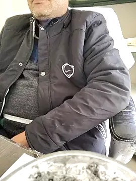 Snapshot of Hot-man39 chatting on 12/31/24, 10:37 Hot-man39 online show from 12/31/24, 10:37