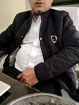 Snapshot of Hot-man39 chatting on 01/03/25, 08:21 Hot-man39 online show from 01/03/25, 08:21