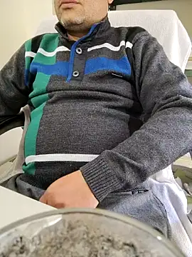 Snapshot of Hot-man39 chatting on 01/05/25, 08:32 Hot-man39 online show from 01/05/25, 08:32