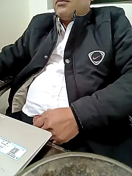 Snapshot of Hot-man39 chatting on 01/13/25, 12:02 Hot-man39 online show from 01/13/25, 12:02