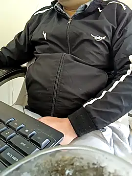 Snapshot of Hot-man39 chatting on 02/22/25, 06:28 Hot-man39 online show from 02/22/25, 06:28