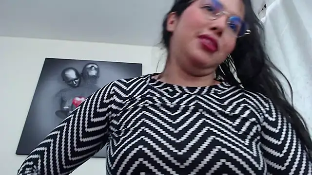 KatrinaRolan online show from 11/13/25, 09:58