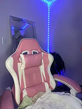 BellaNaye  online show from 04/25/26, 11:02