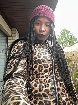 Shantel-Olivia online show from 12/17/25, 09:04