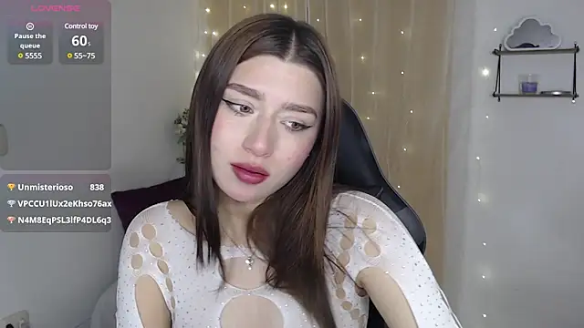 Snapshot of mily_thomson_b_ chatting on 02/14/25, 03:11 mily thomson b online show from 02/14/25, 03:11