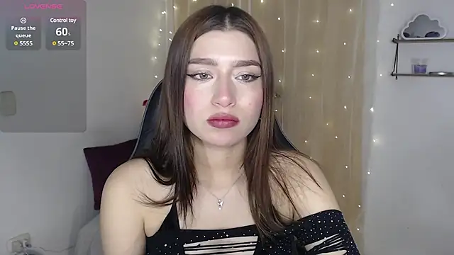 Snapshot of mily_thomson_b_ chatting on 02/15/25, 11:58 mily thomson b online show from 02/15/25, 11:58