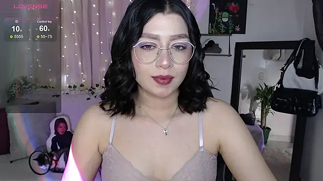 Snapshot of mily_thomson_b_ chatting on 10/04/25, 07:34 mily thomson b online show from 10/04/25, 07:34