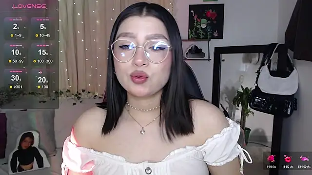 Snapshot of mily_thomson_b_ chatting on 10/08/25, 01:58 mily thomson b online show from 10/08/25, 01:58