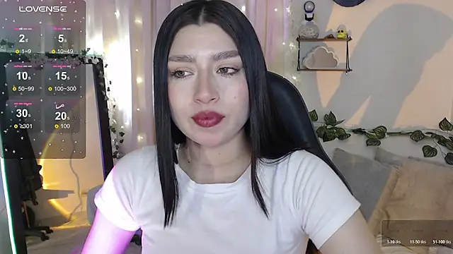 Snapshot of mily_thomson_b_ chatting on 12/04/25, 06:16 mily thomson b online show from 12/04/25, 06:16