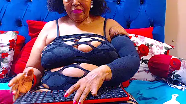 ebonycandy10 online show from 10/26/25, 07:03