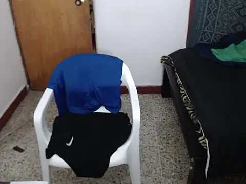 Snapshot of jefmuscle chatting on 12/01/25, 12:43 jefmuscle online show from 12/01/25, 12:43