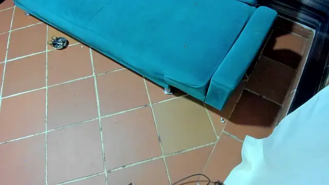 Snapshot of play_hard2 chatting on 12/01/25, 10:37 play hard2 online show from 12/01/25, 10:37