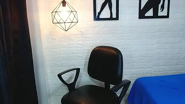 Snapshot of james_scott18 chatting on 12/04/24, 03:26 james scott18 online show from 12/04/24, 03:26