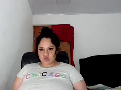 Snapshot of melissa4855 chatting on 01/13/25, 05:33 melissa4855 online show from 01/13/25, 05:33