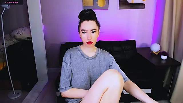Snapshot of Lily_xBabe chatting on 06/11/26, 03:32 Lily xBabe online show from 06/11/26, 03:32
